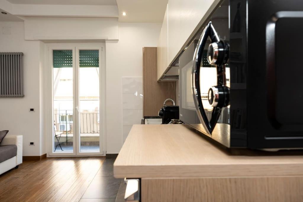 Stylish Apartment Rome Air Conditionig Wifi Tv 50 Metro 4 Minutes Away ภายนอก รูปภาพ